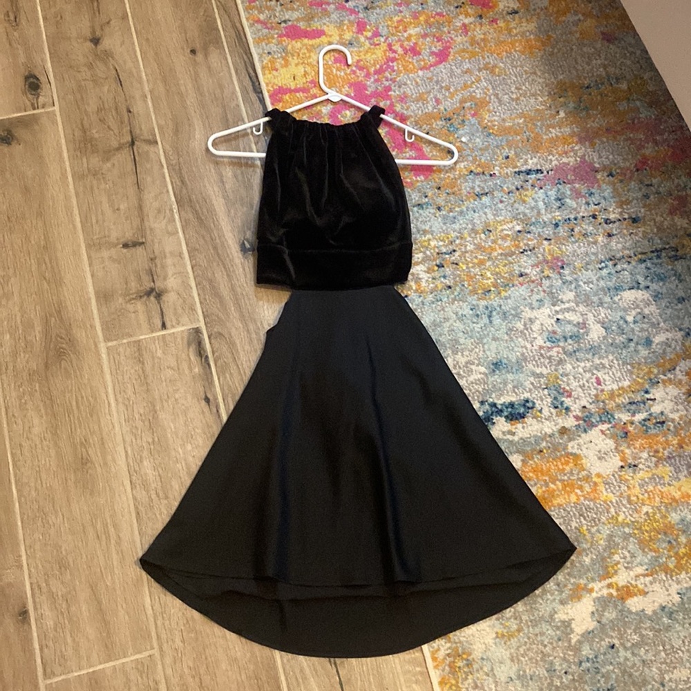 Lelis dress size small. Never worn perfect condition